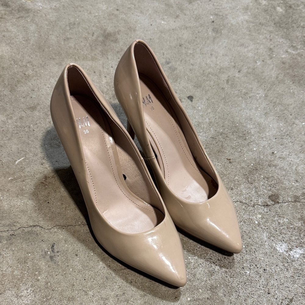 H&M Women's Beige Heels